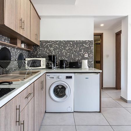 Made With Love 1-Br Apt By Finikoudes Beach Larnaca Esterno foto