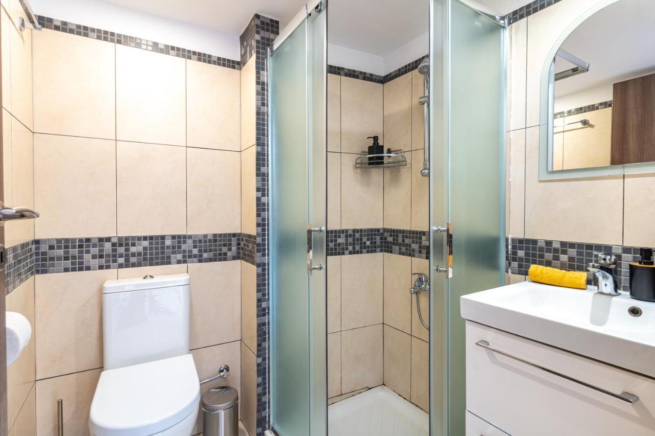 Made With Love 1-Br Apt By Finikoudes Beach Larnaca Esterno foto