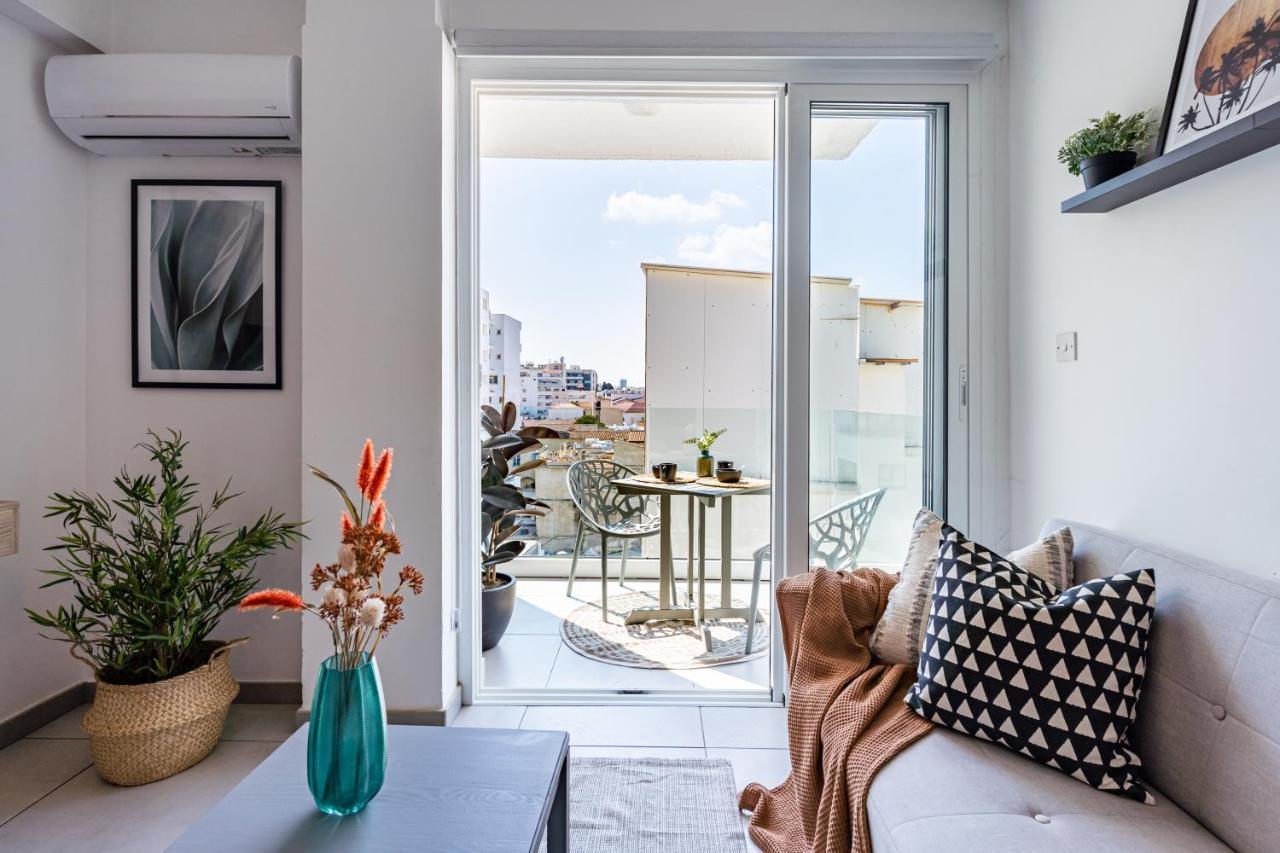 Made With Love 1-Br Apt By Finikoudes Beach Larnaca Esterno foto