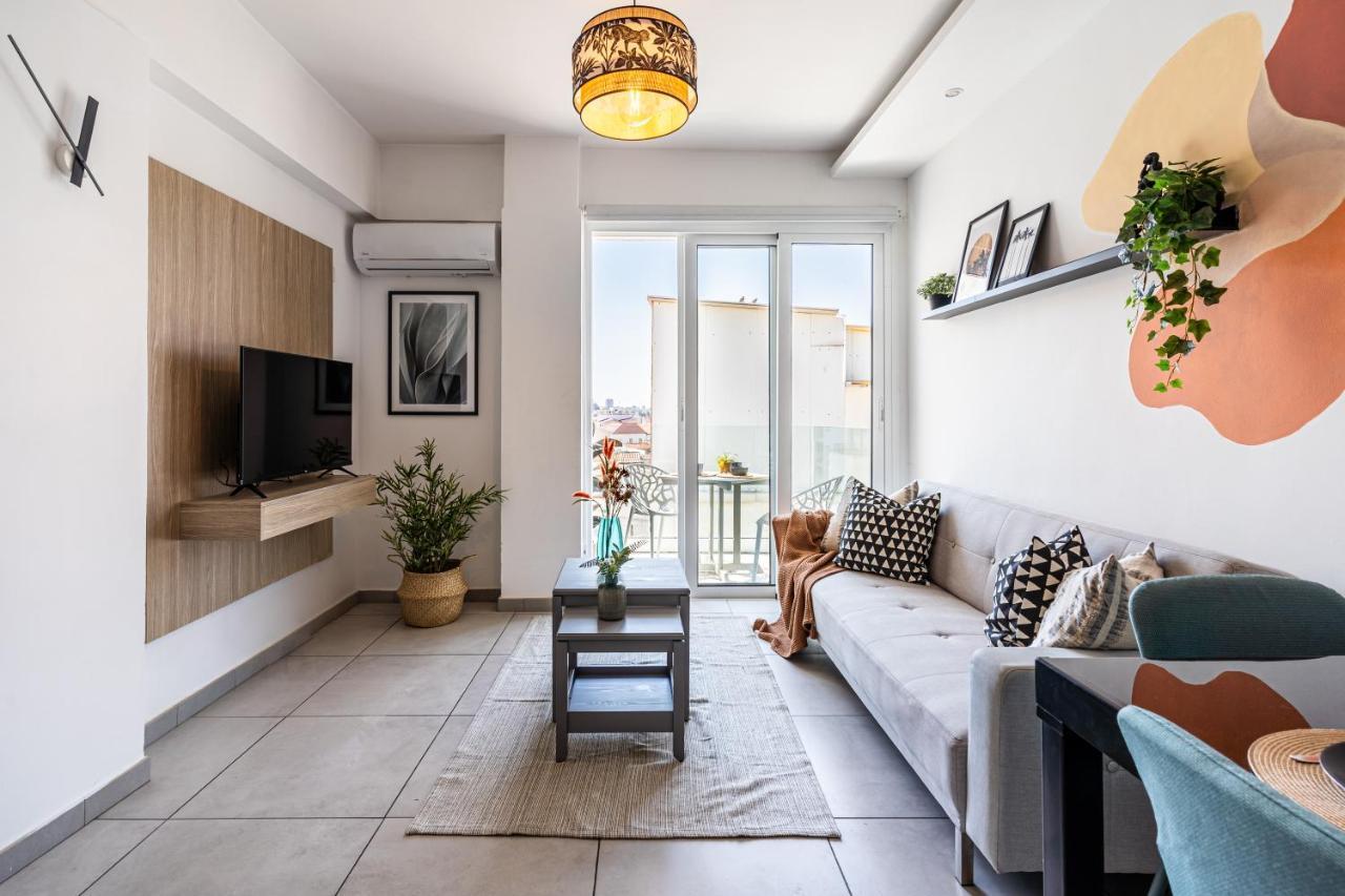 Made With Love 1-Br Apt By Finikoudes Beach Larnaca Esterno foto